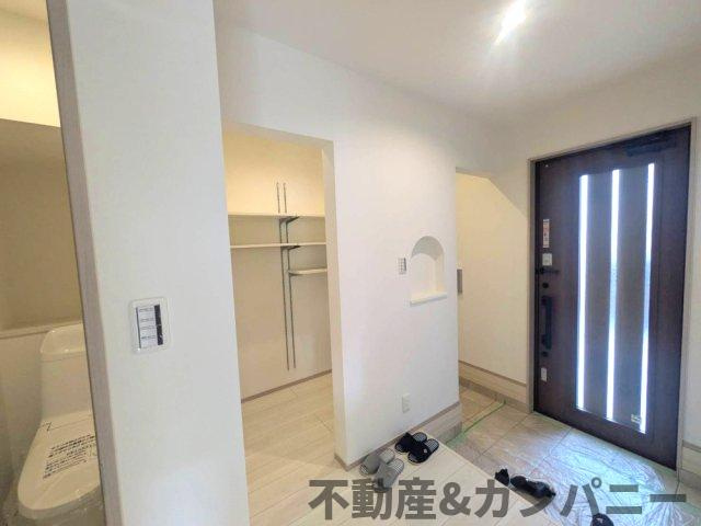 枝松二丁目の新築のおうち　松山市枝松二丁目新築戸建の玄関|シンプルで使いやすい玄関です