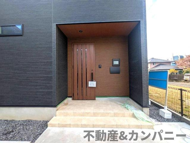 枝松二丁目の新築のおうち　松山市枝松二丁目新築戸建の玄関|毎日通る玄関はこちらです