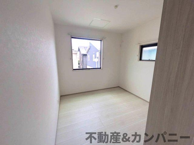 枝松二丁目の新築のおうち　松山市枝松二丁目新築戸建の洋室|ゆったりした洋室です