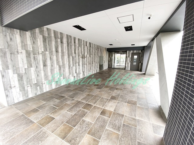 藤沢市湘南台２丁目の賃貸マンションのエントランス