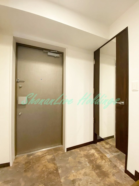 藤沢市湘南台２丁目の賃貸マンションの玄関