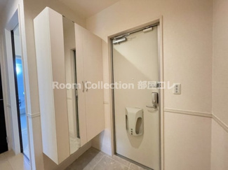 【玄関】 | リサイア Ｃ棟 | ※同物件他部屋写真