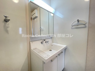 【洗面所】 | リサイア Ｃ棟 | ※同物件他部屋写真