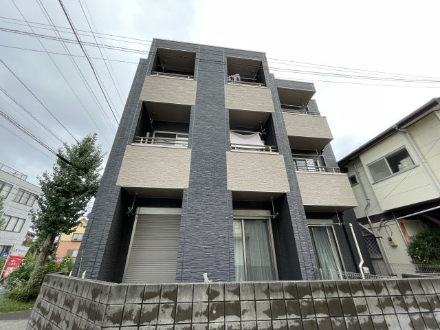 稲城市東長沼のアパート