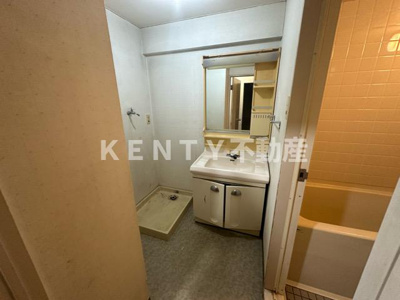 【洗面所】 | アビタシオンクレール | 明るい洗面所です