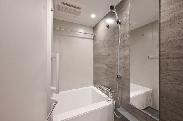 リビオメゾン西麻布の浴室