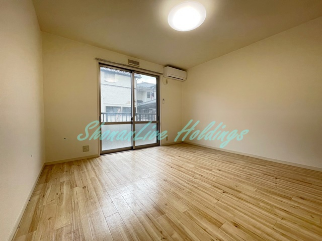 藤沢市高倉のアパートの居間・リビング