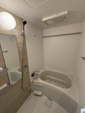 ＧＥＮＯＶＩＡ南千住Ⅷの浴室