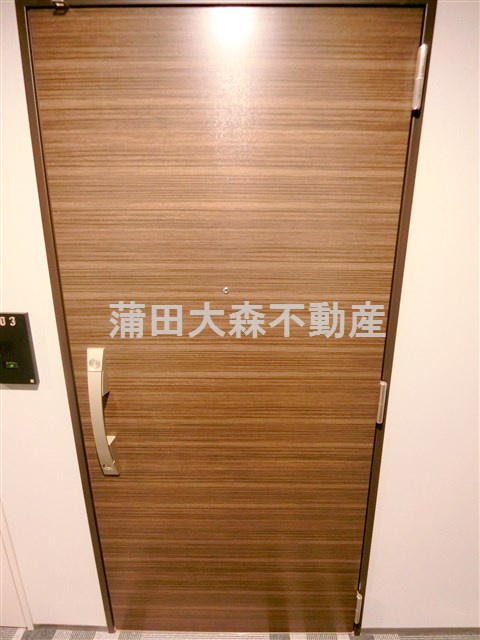 プライマル西蒲田の玄関