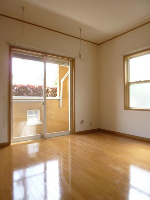 アルブル府中の居間・リビング