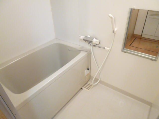 アルブル府中の浴室