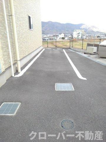 アメージングの駐車場