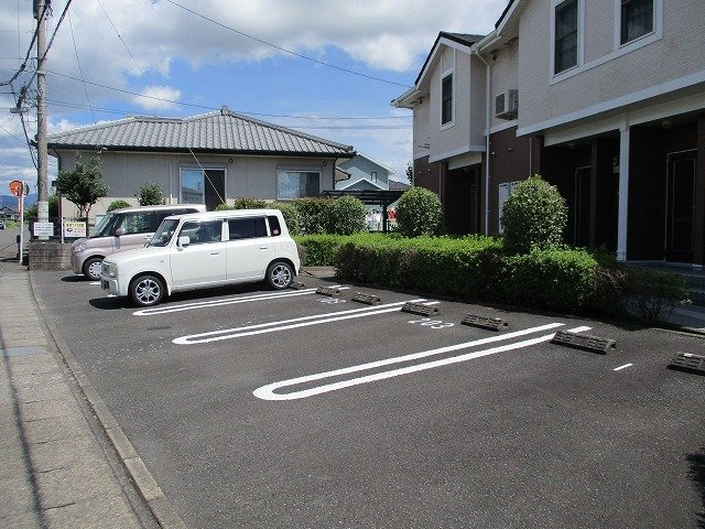 ヴィラパークサイドの駐車場