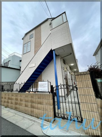 中野区白鷺３丁目のアパートのエントランス