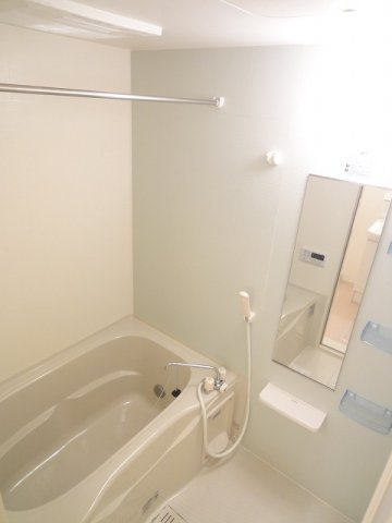 Ｋｒｅｉｓ　Ａの浴室|ゆったり過ごせるお風呂です