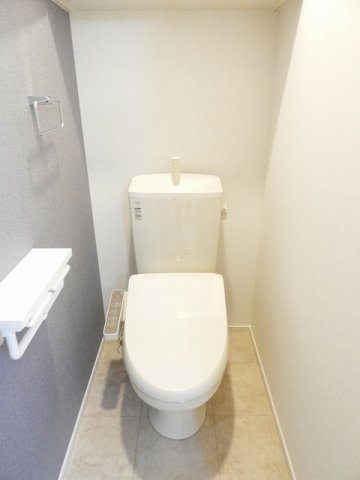 ベルコートＡのトイレ|ゆったりとした空間のトイレです