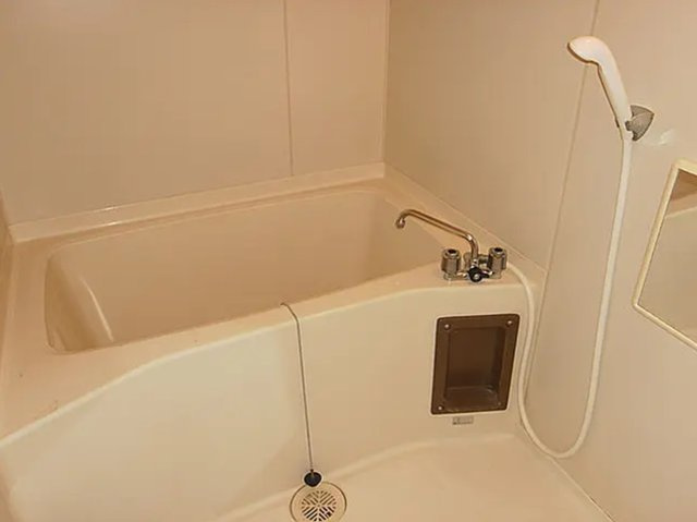 神奈川県横浜市藤棚町一丁目1棟収益マンション「満室」「三方角地」「西横浜駅徒歩8分」の浴室