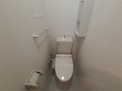 【トイレ】 | シエロ | 清潔感のあるトイレです