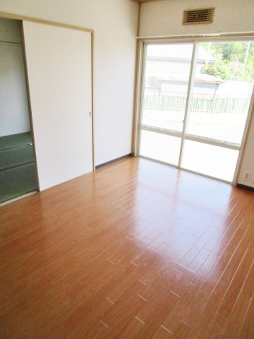 ハイツ光B棟の洋室