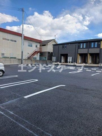 グランシャリオ吉井　参番館の駐車場|高崎、前橋のお部屋探しはエンドスケープまで！お客様の理想お聞かせ下さい♪
