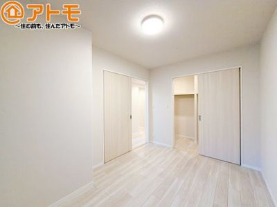 【寝室】 | アルファステイツ藤枝駅南 | 収納スペースもしっかり確保したお部屋は、収納家具の数も減らせるのでお部屋を広く使えます！