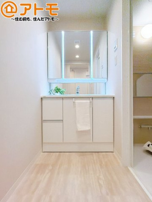 【独立洗面台】 | アルファステイツ藤枝駅南 | シャワータイプの洗面台は、洗濯物の土汚れなどの予洗いもしやすいため、お子様のいるご家庭でも大活躍！