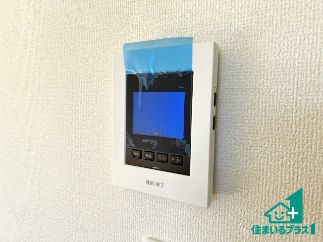 ●磯城郡田原本町黒田　第4期　新築一戸建ての防犯設備|カラーモニターインターホン！声だけでなく来訪者の姿や顔がモニターで確認できるので、小さなお子様がいらっしゃるご家庭でも安心できます！