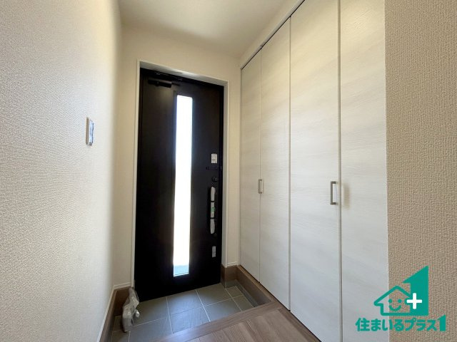 ●磯城郡田原本町黒田　第4期　新築一戸建ての玄関|シューズボックスにはたくさんの靴が収納できるので玄関周りはいつもスッキリ！ご家族が増えても安心！