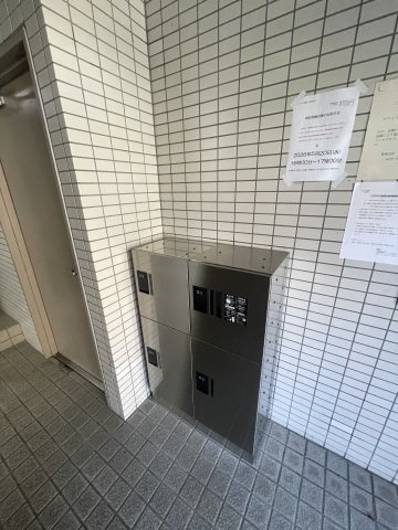 アクシス板宿のエントランス