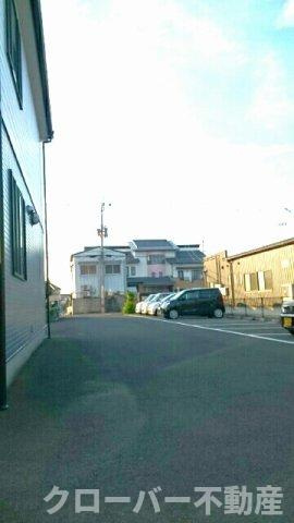 パールスクエアＢの駐車場