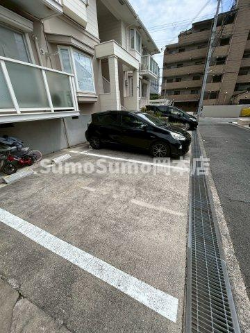 ソアール御影の駐車場|車をお持ちの方に嬉しい駐車場付きの物件です