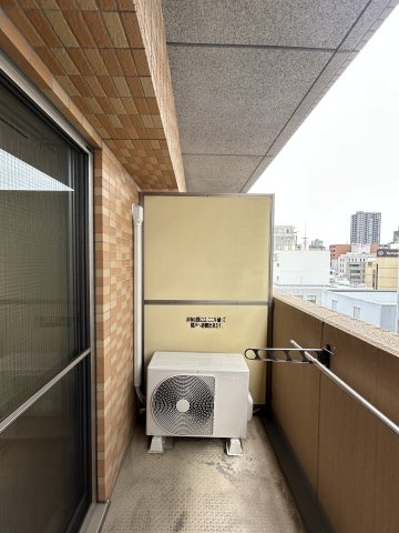 クラウンハイム北心斎橋フラワーコートのバルコニー|暖かな日差しのふりそそぐバルコニー