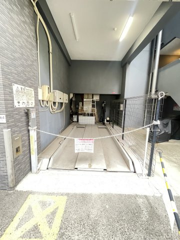 Ｗ.Ｏ.Ｂ.ＲＯＫＫＯＨＭＩＣＨＩの駐車場