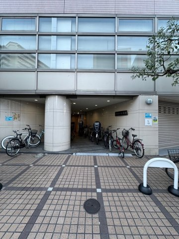 リヴィエール川西のエントランス|エントランスです