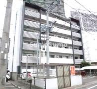 プロニティ空港前の外観