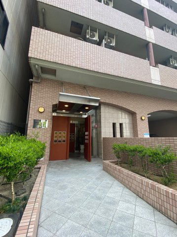 シャルマンフジ大阪城南のエントランス