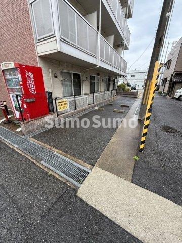 レオパレスルコントワール御影の駐車場