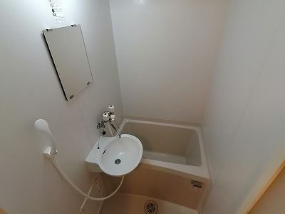 レオパレスベル芦屋の浴室