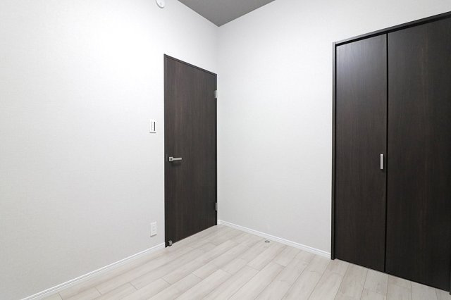 メゾンハリマックス楠葉の収納|洋室のクローゼット
■物件内覧・資金計画相談・住宅ローン相談、リフォーム相談、お問合せ受付中■
※当日・翌日のご内覧、ご相談はお電話でのお問合せがスムーズです！