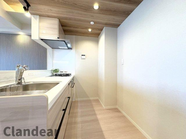 イニシア墨田押上のキッチン|ドキドキの新生活も、安心してスタート。ぴったりの住まいを見つけませんか？クランディアが一緒に住まい選びをサポートします‼　まずは、お気軽にお問合せください　＃クランディア