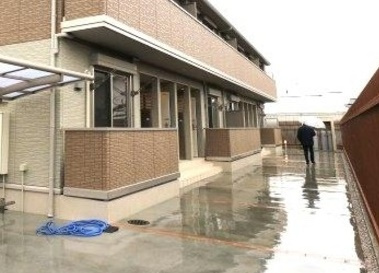 大和市福田のアパートのエントランス