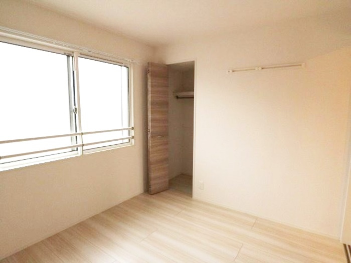 大和市福田のアパートの寝室