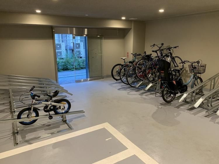 ＧＲＡＮ　ＰＡＳＥＯ　笹塚のロビー|■駐輪場（スライド式ラック）