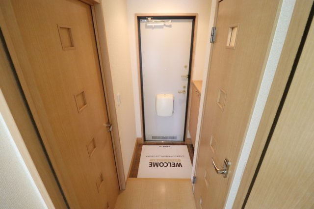 ヴェルドミールＣの玄関