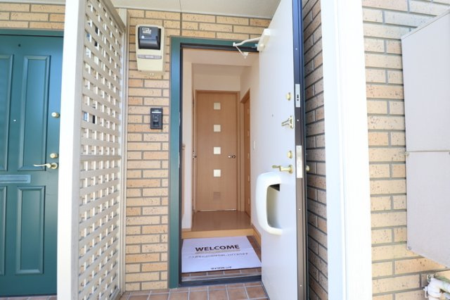 ヴェルドミールＣの玄関