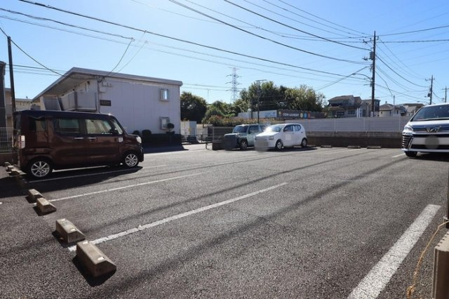 ヴェルドミールＣの駐車場