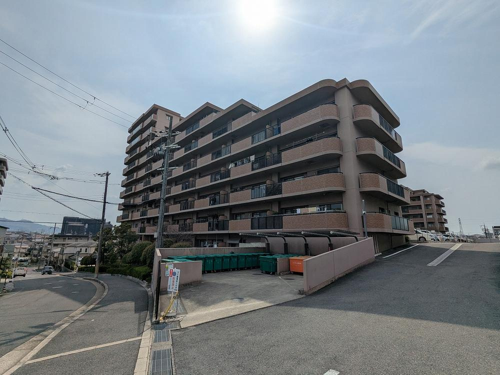 グランフィーネ枚方長尾の外観|新しい生活にいかがでしょうか？外観はお住まいの顔になります。こだわりたいポイントですね。水回りリフォームやリノベーションも承ってます。
■現地見学・資金計画相談・住宅ローン相談もお問合せ受付中■