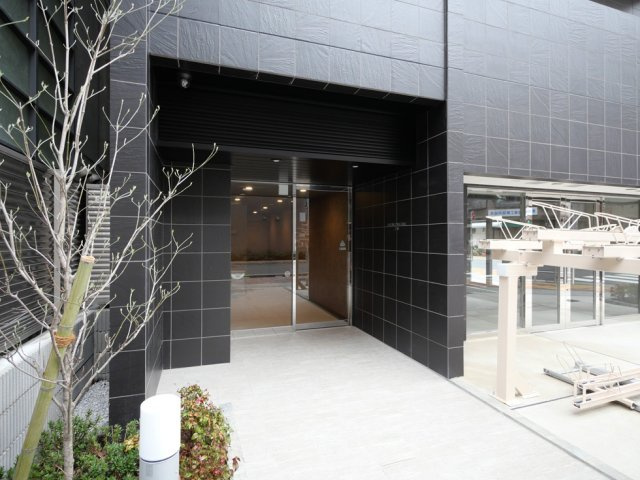 PREMIUM CUBE 上野の外観