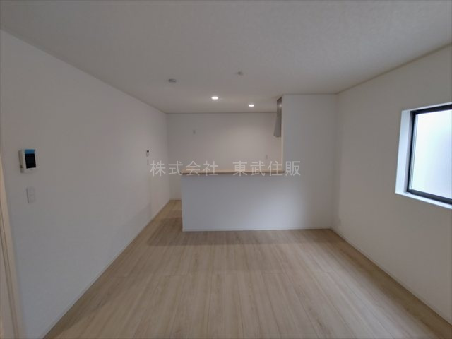 【ダイニング】 | 川越市寺尾第18　全4棟　3号棟 | 食卓を囲むダイニング