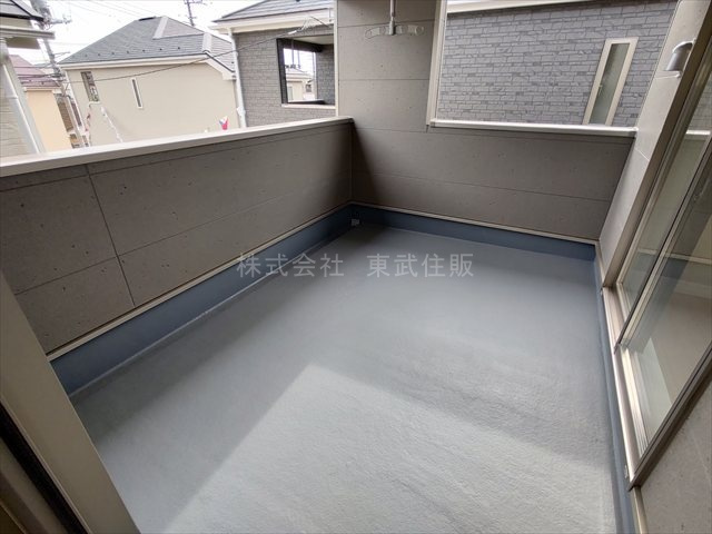 【バルコニー】 | 川越市寺尾第18　全4棟　3号棟 | 外からの目が気にならないバルコニーで洗濯物が干せます